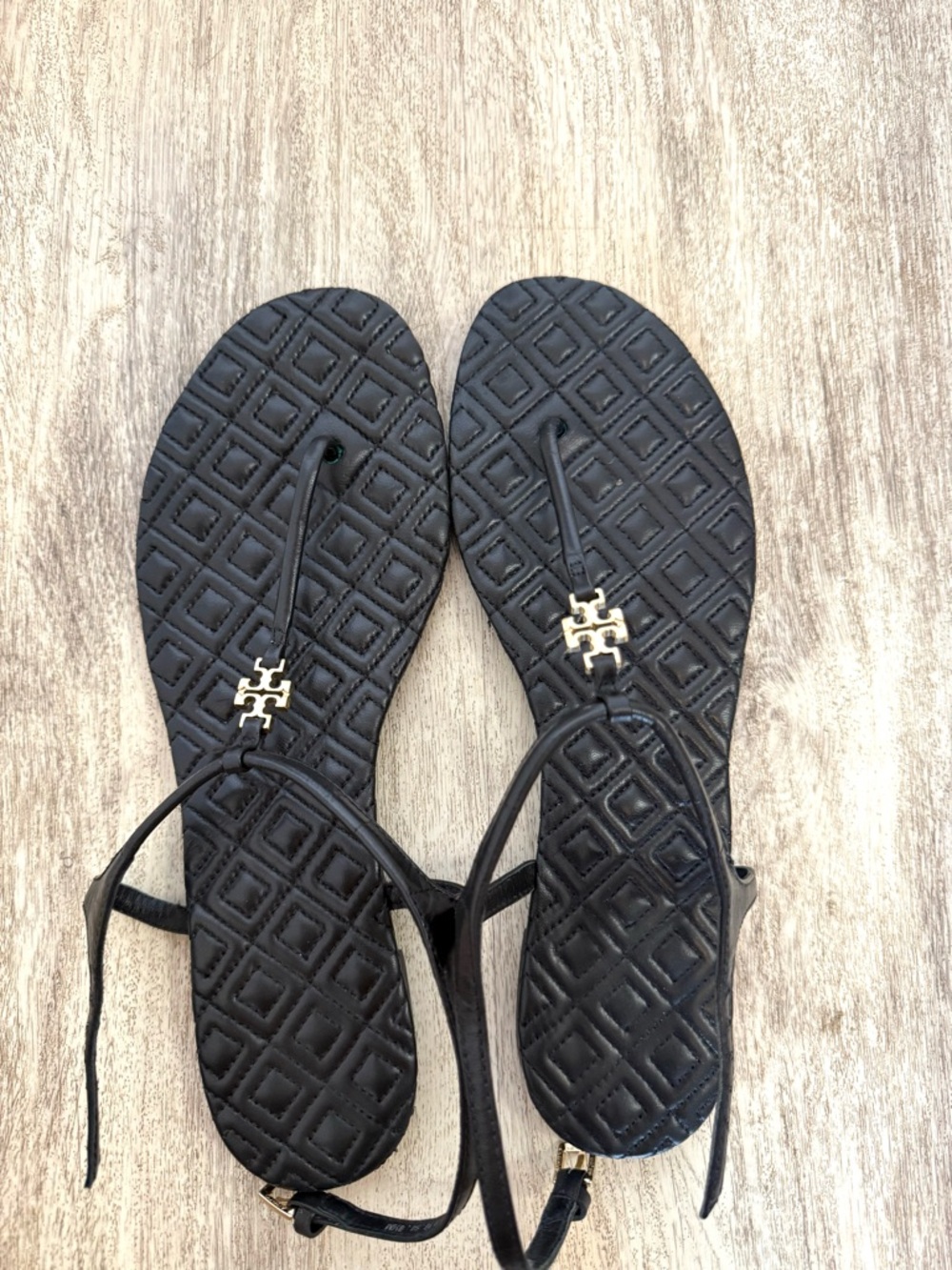 Tory Burch🖤Black Quilted T-Strap Sandals with Gold Logo